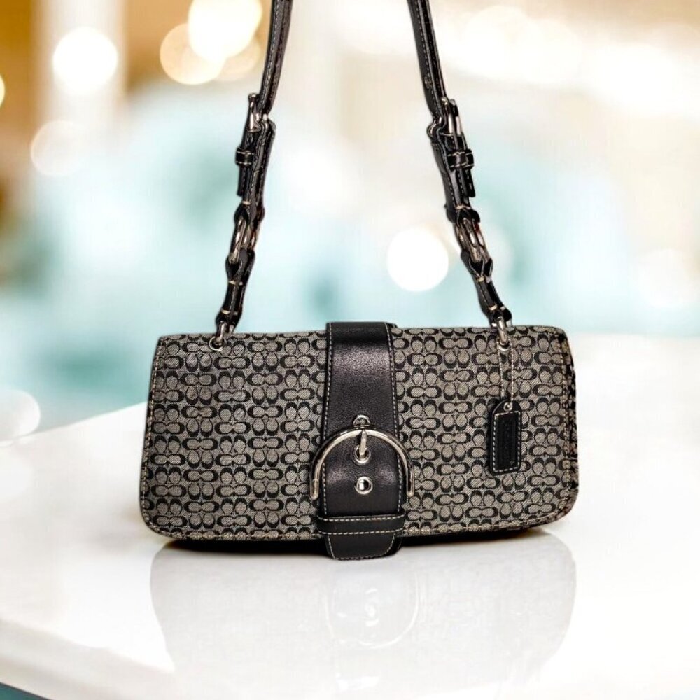 Vintage COACH Soho (Kelly) Shoulder bag in Signature Canvas with wristlet - Picture 11 of 12